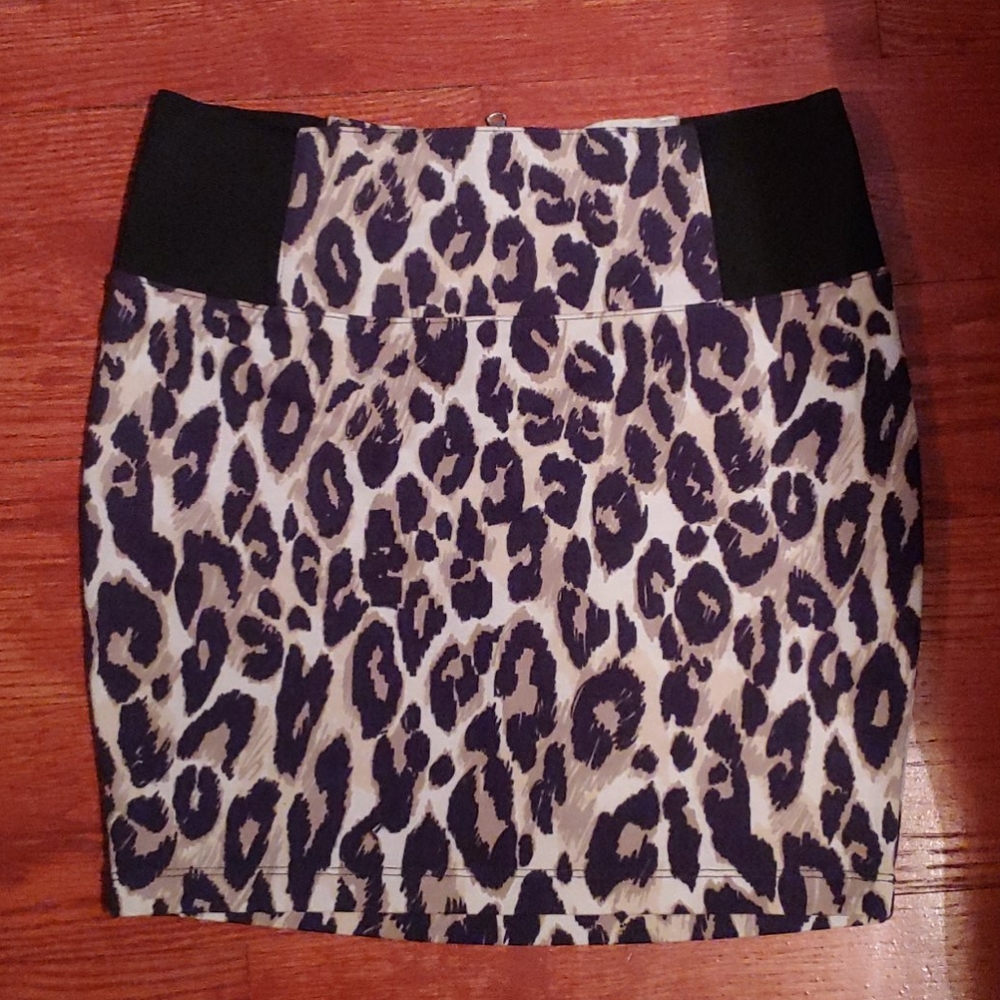Leopard Print Stretch Cotton Zip Skirt